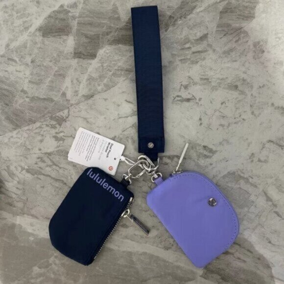 Brand new with tags Lululemon dual pouch keychain - Picture 1 of 1
